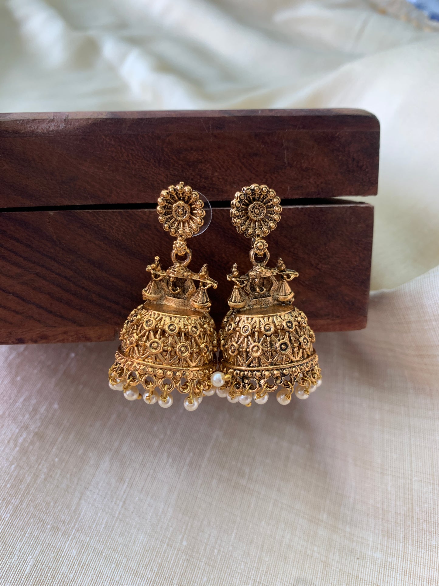 Ira Jhumkas